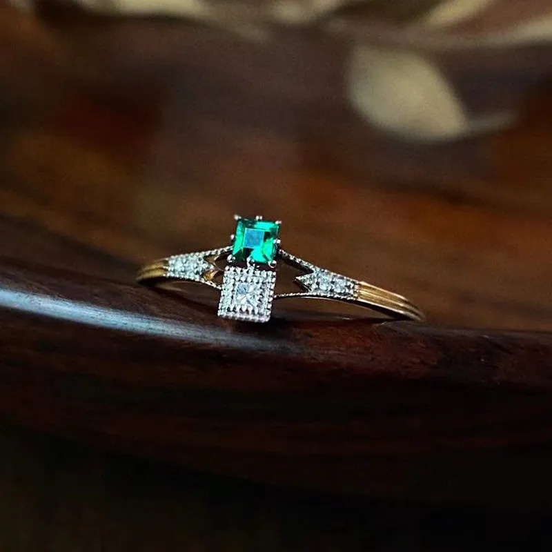 18K White & Gold 0.04ct Natural Emerald 0.03ct Diamond Vintage Ring