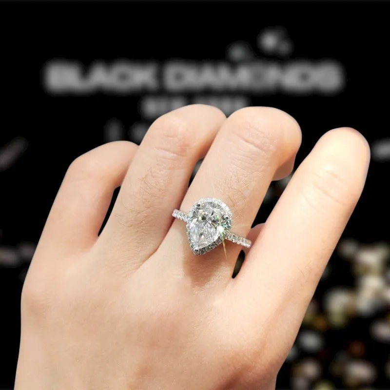 18K White Gold Pear Cut 1ct Diamond Water Drop Engagement Ring