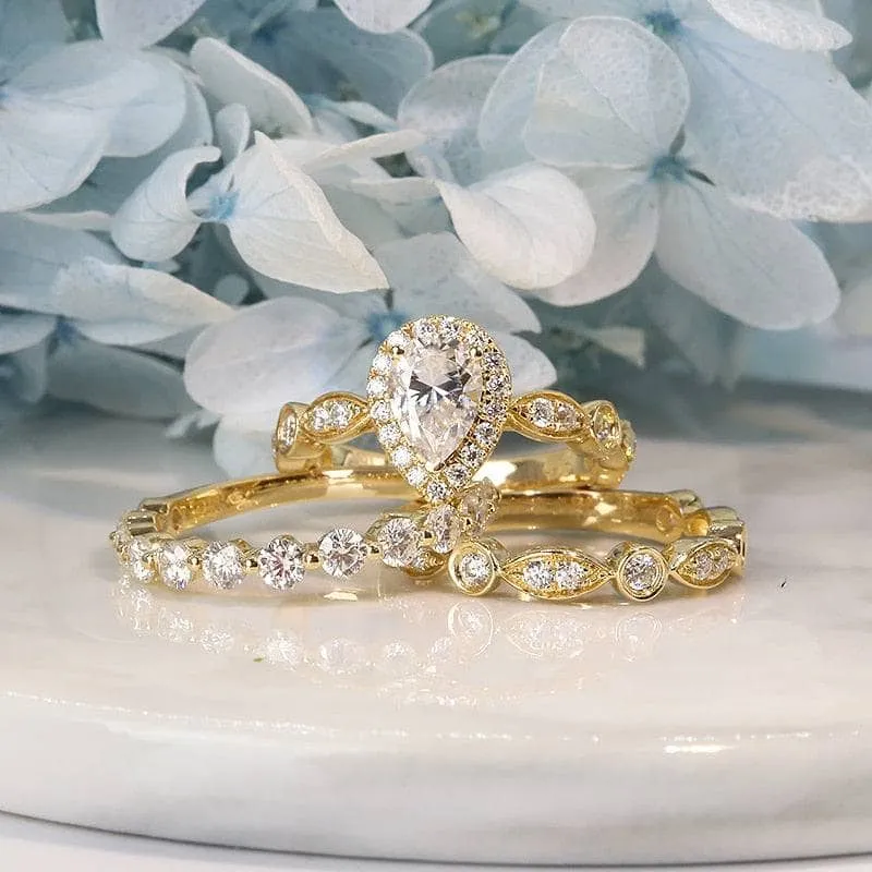 18K Yellow Gold 1.0ct Pear Cut Diamond Engagement Ring Set