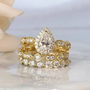 18K Yellow Gold 1.0ct Pear Cut Diamond Engagement Ring Set