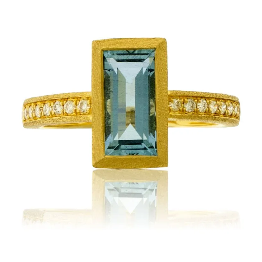 Baguette-Cut Aquamarine in Yellow Gold with Diamond Accented Band