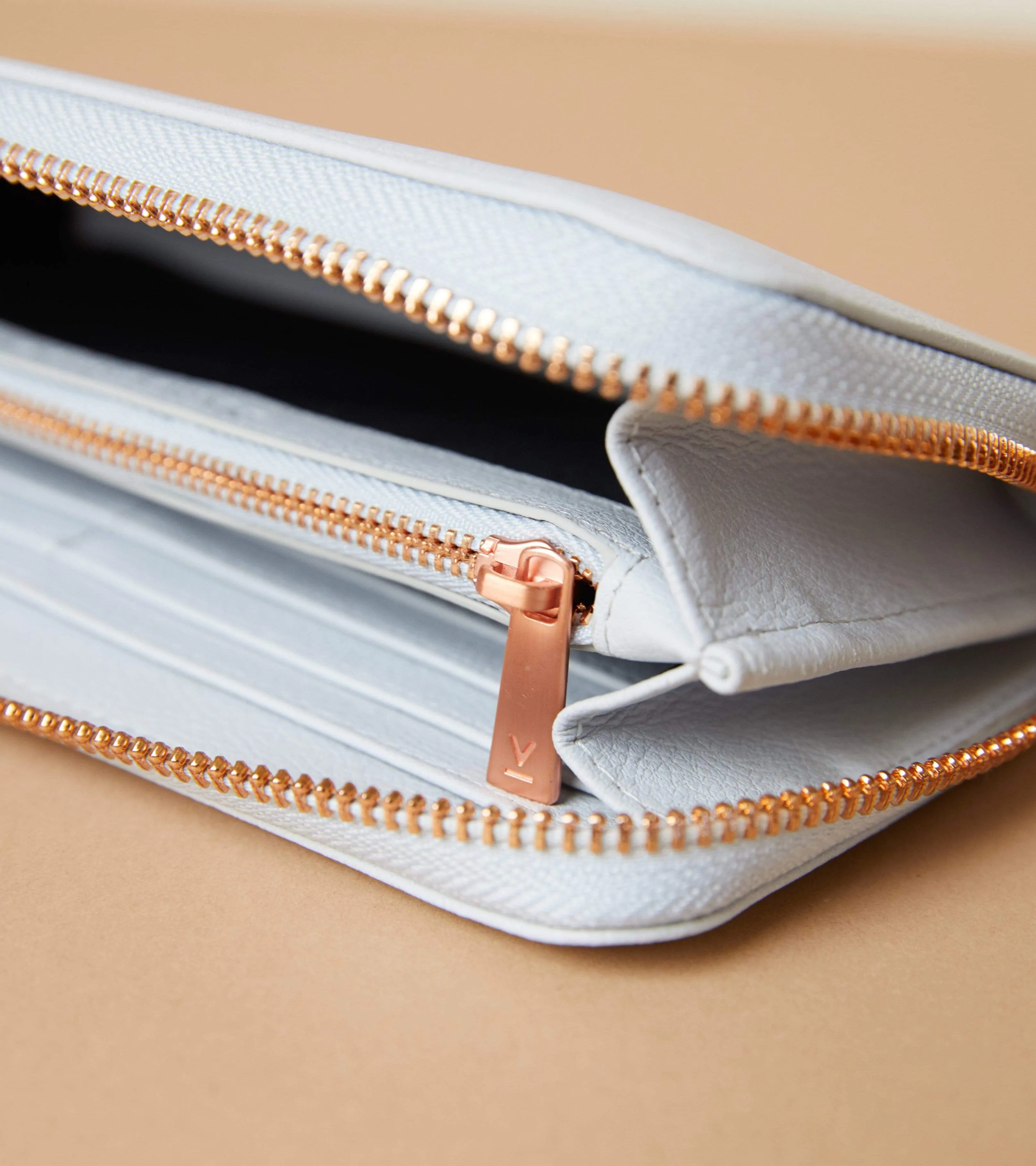 Classic Essentials Apple Leather Vegan Purse | Light Grey