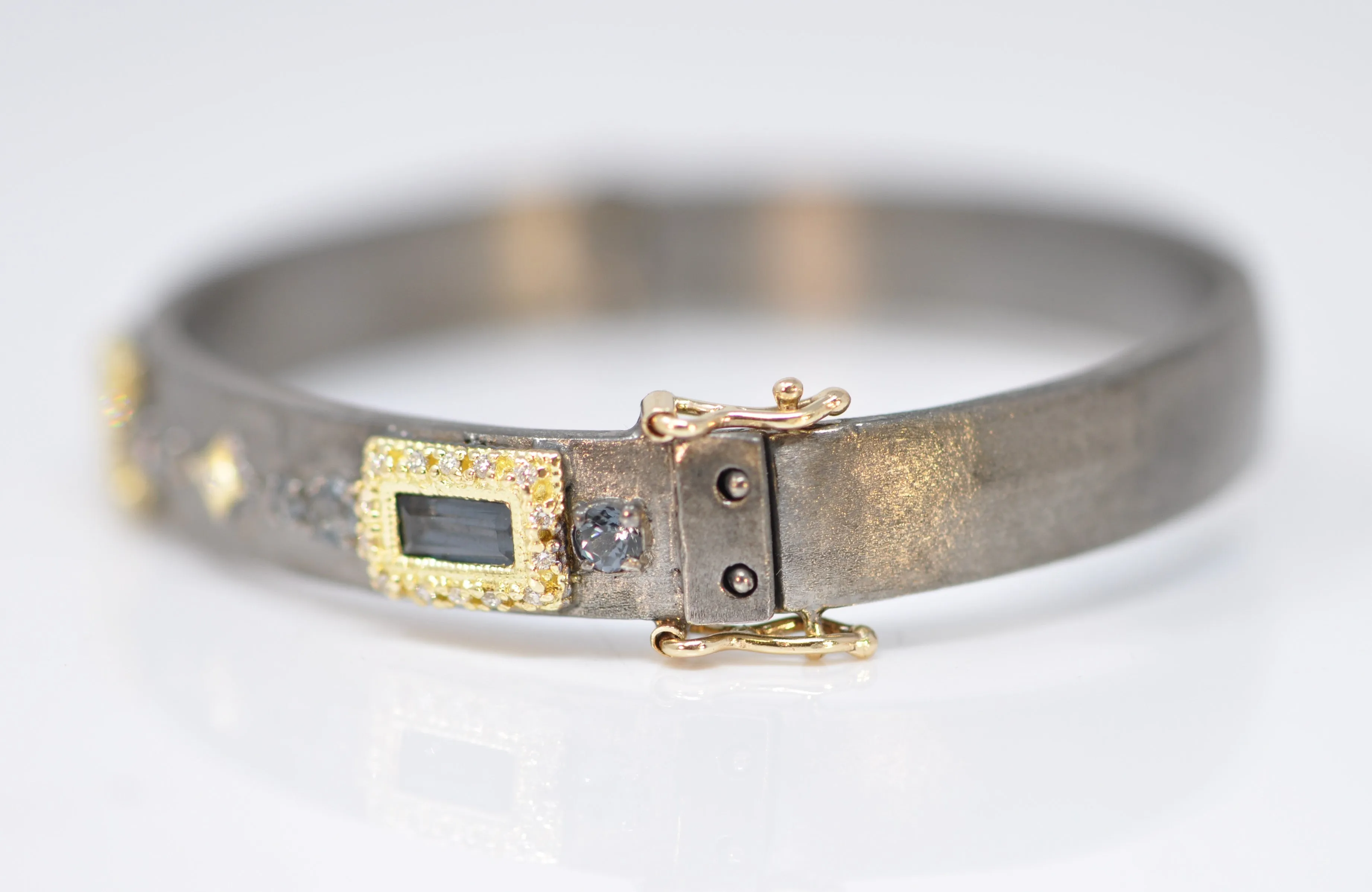 CRIVELLI AND GREY SPINEL HUGGIE BRACELET