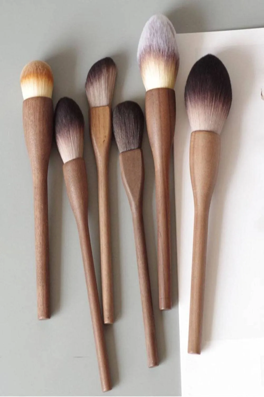 European Vintage Wood Loose Powder Makeup Brush Set
