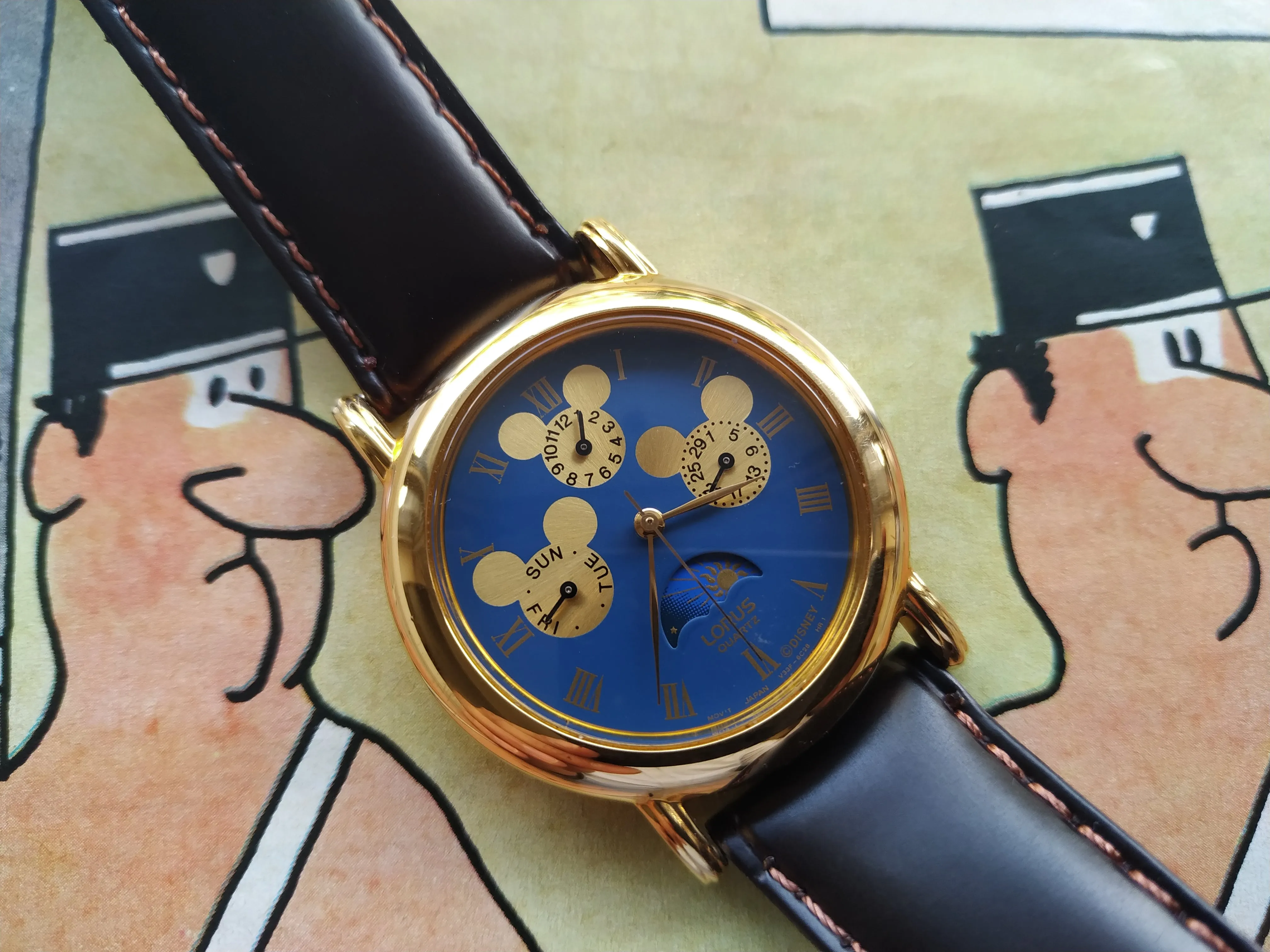 Lorus Disney Mickey Mouse Moonphase Wristwatch V33F-6C40 RO