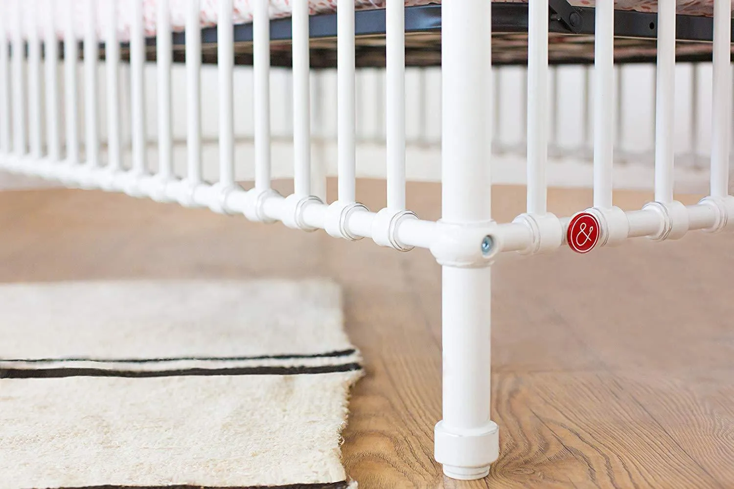 Million Dollar Baby Classic Winston 4-in-1 Convertible Iron Crib