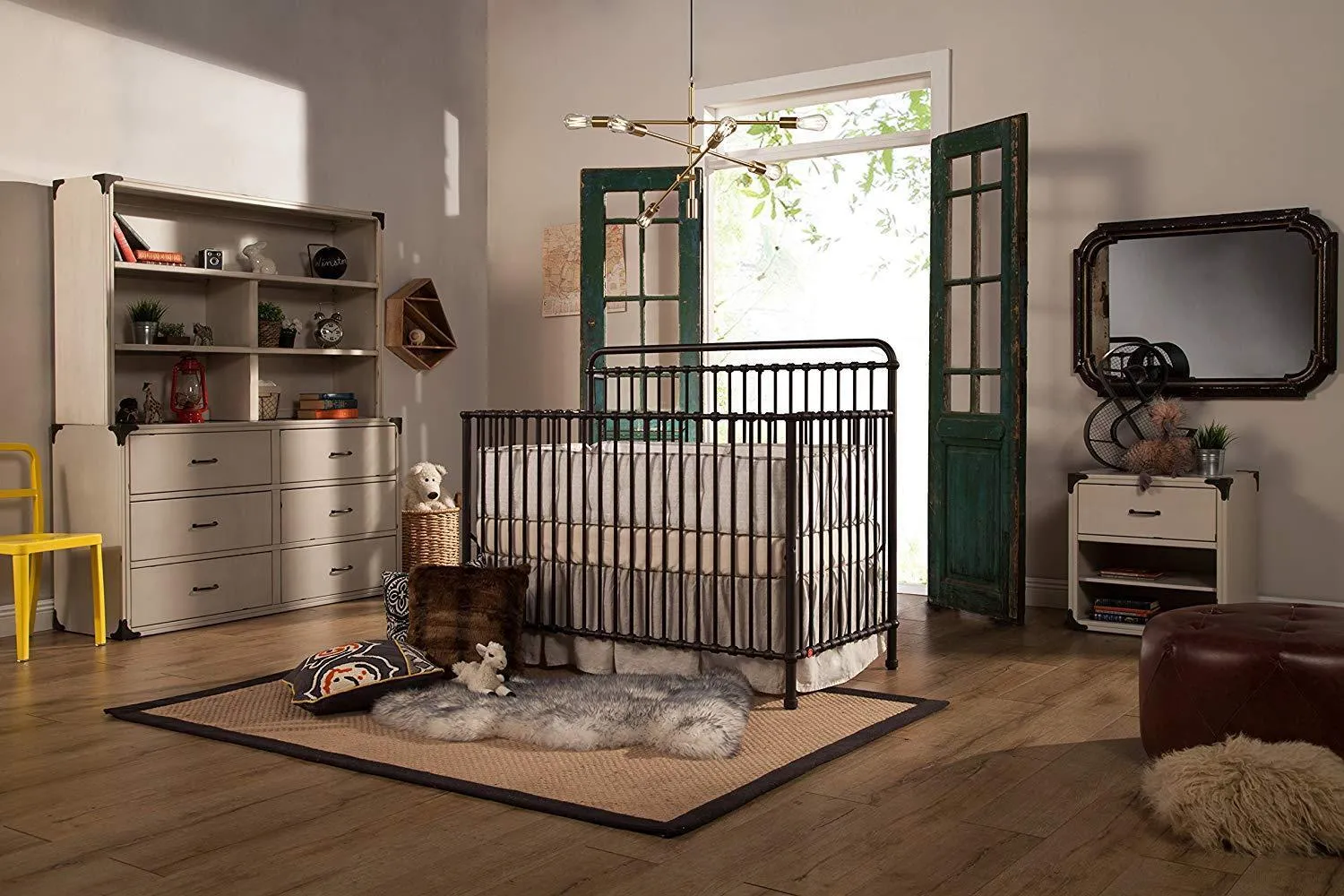 Million Dollar Baby Classic Winston 4-in-1 Convertible Iron Crib
