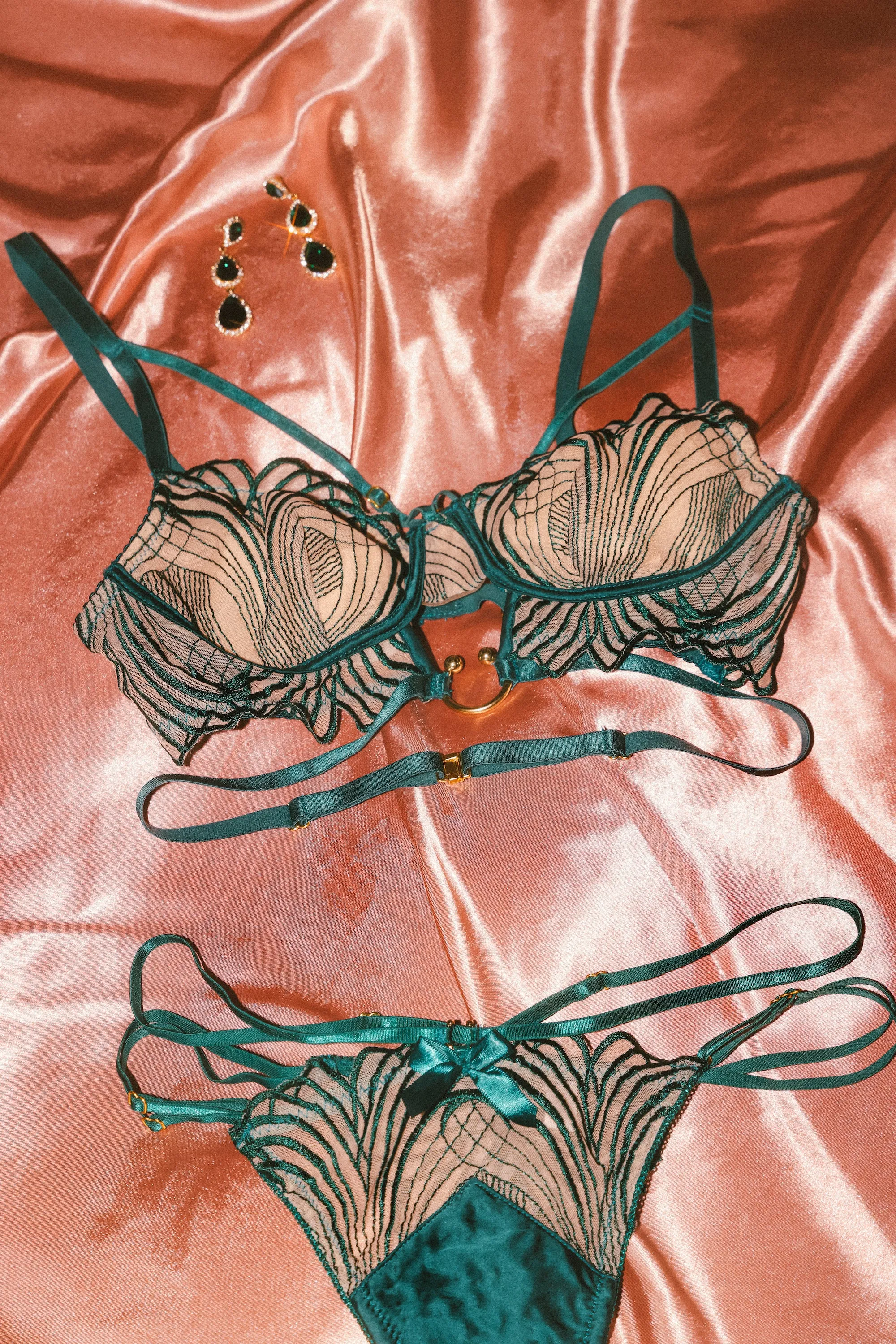 Queen of Cups String