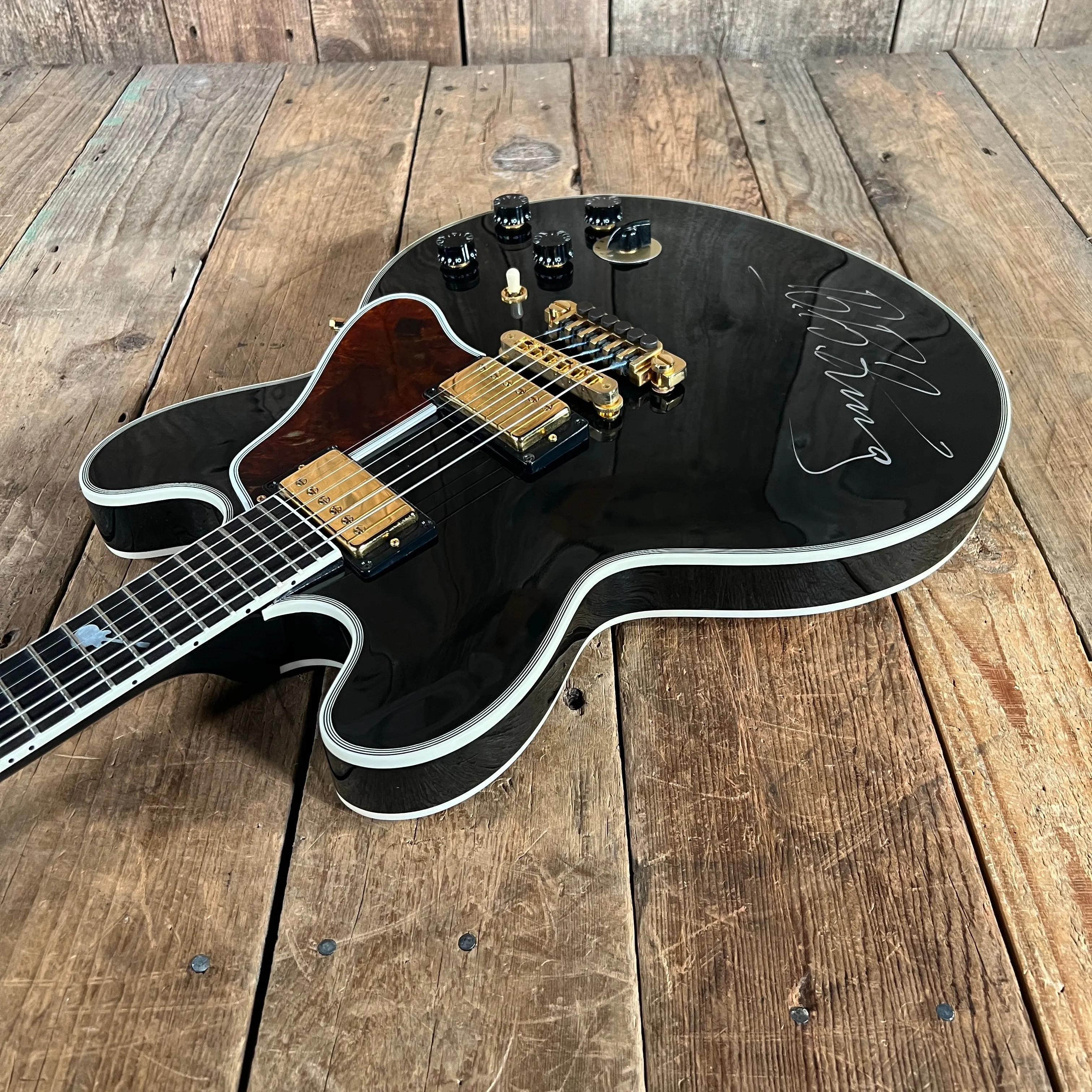 SOLD - Gibson Signed Lucille Signature Rare Edition BB King Signature w/ inlaid signature 2001 Black
