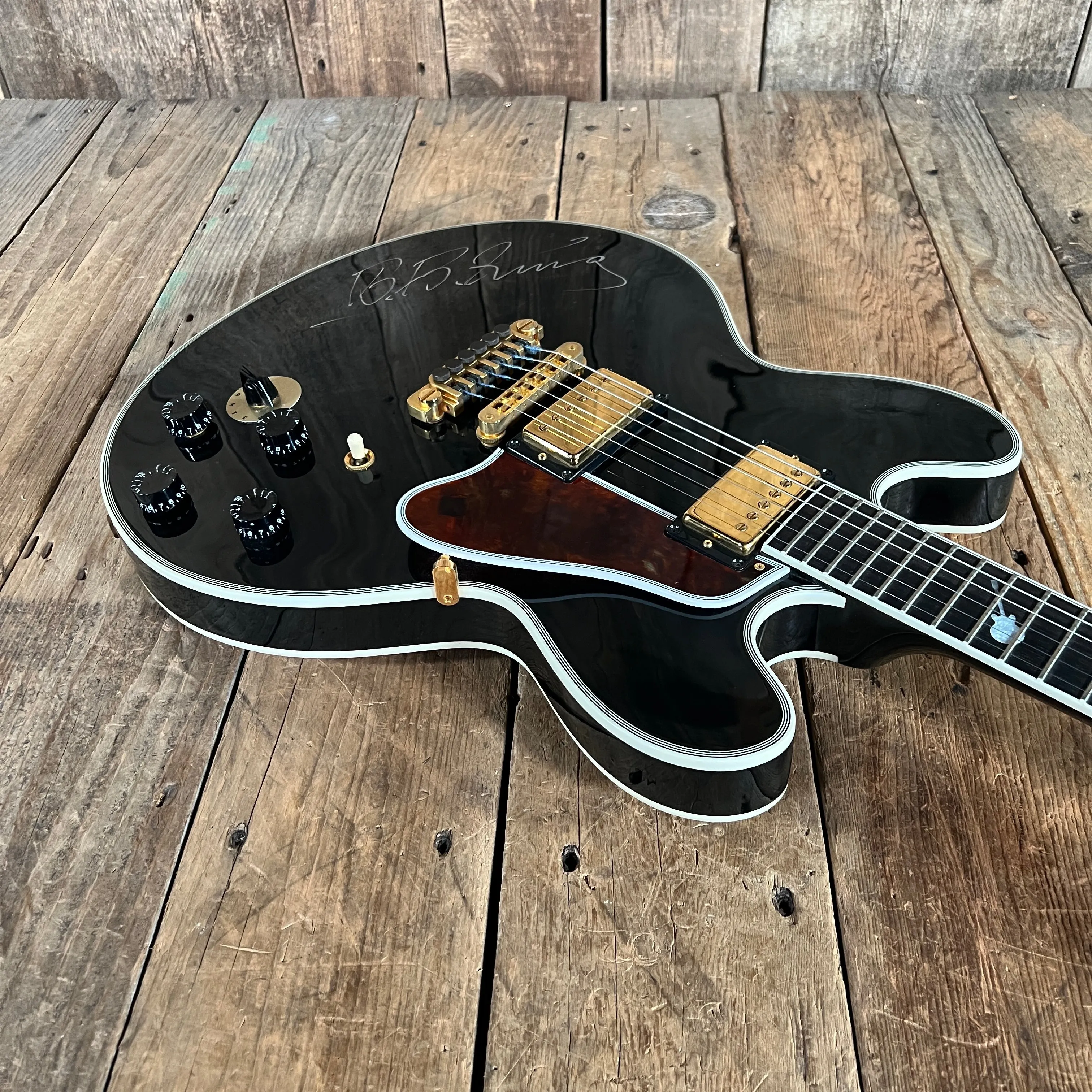 SOLD - Gibson Signed Lucille Signature Rare Edition BB King Signature w/ inlaid signature 2001 Black