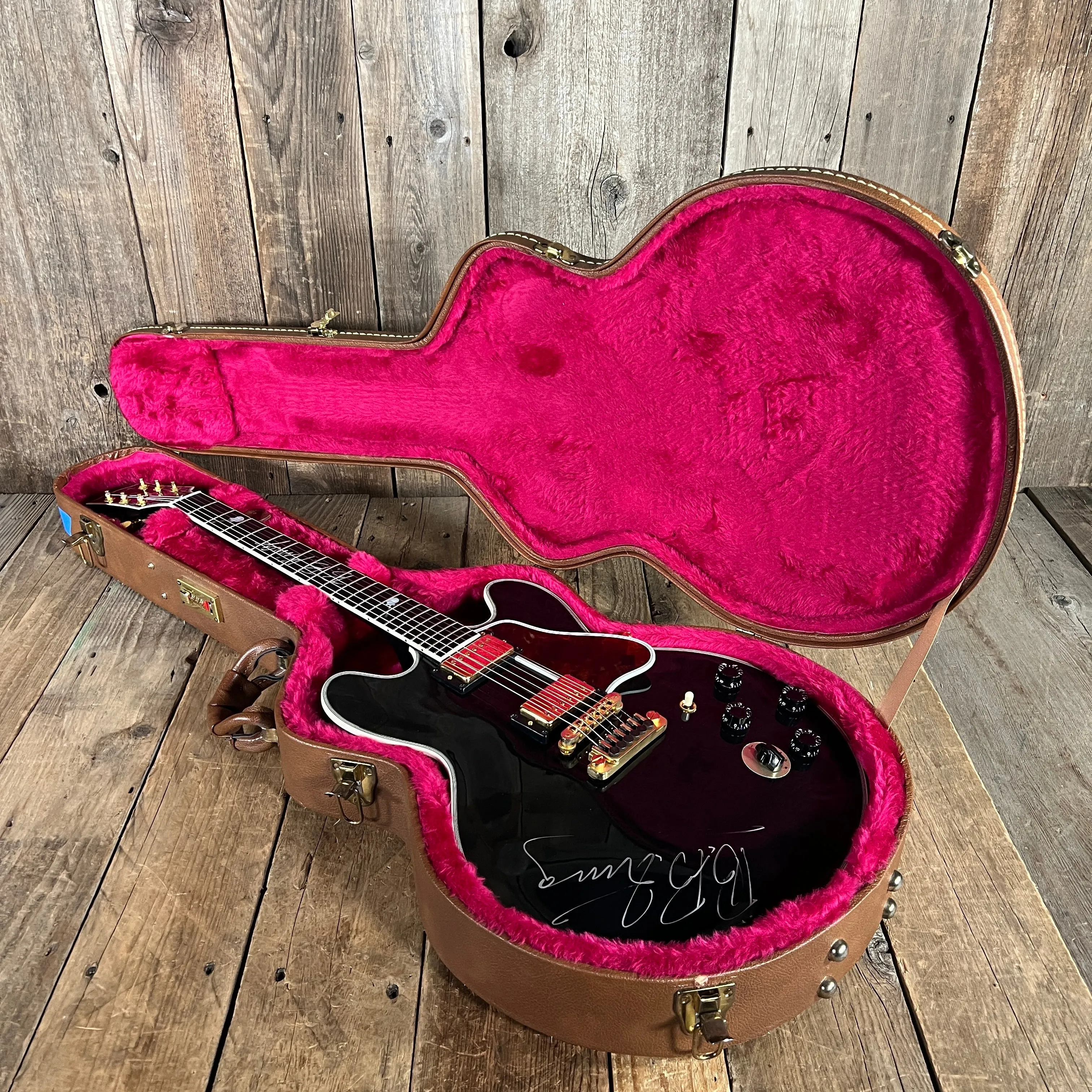 SOLD - Gibson Signed Lucille Signature Rare Edition BB King Signature w/ inlaid signature 2001 Black