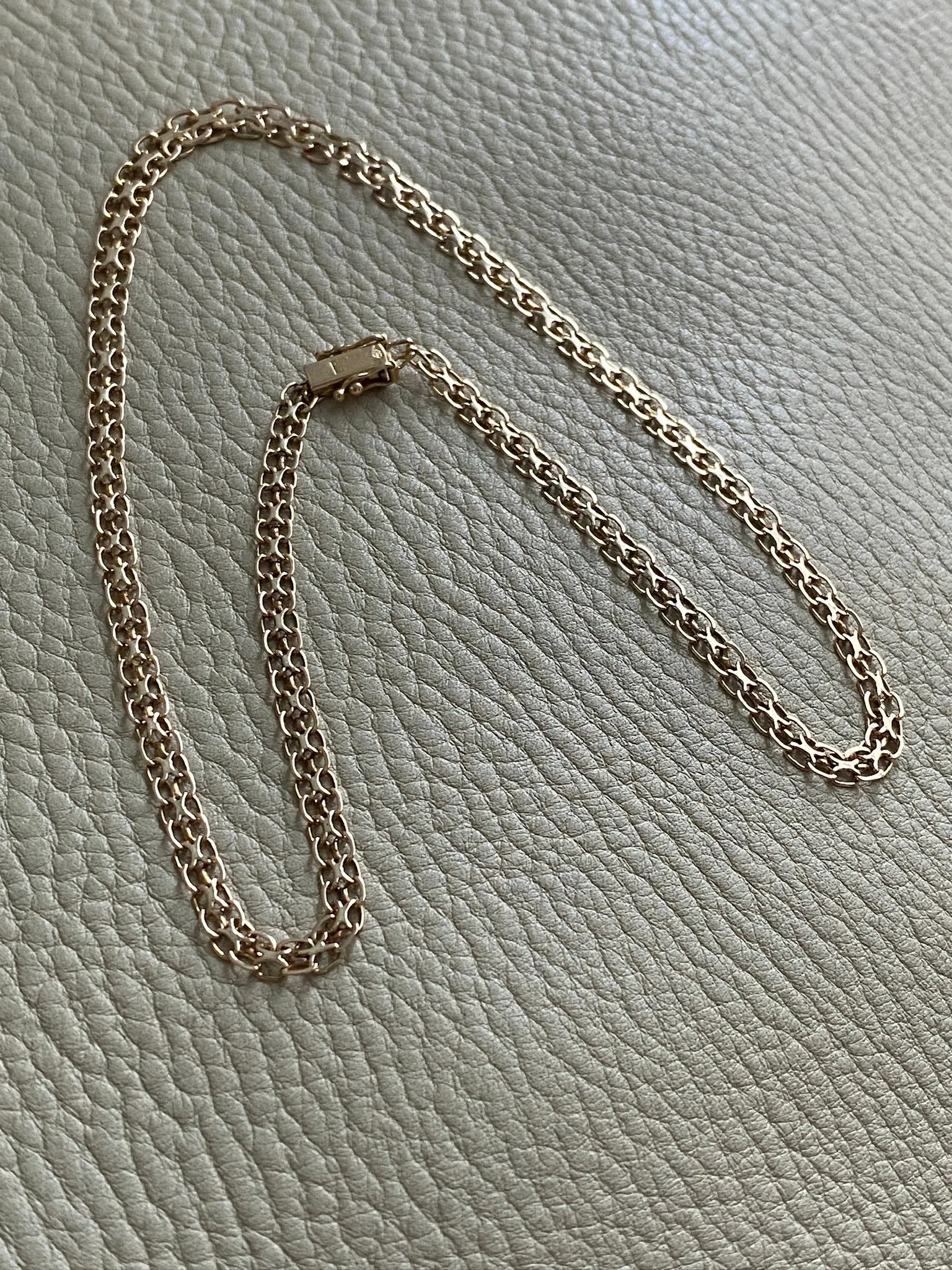 Swedish gold necklace - Graduated star link in solid 14k gold - 18.5 inch length