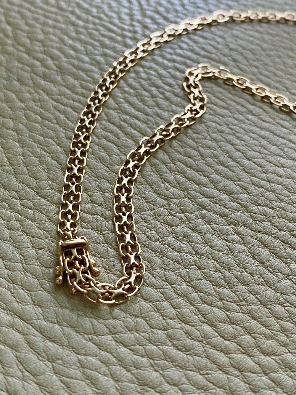 Swedish gold necklace - Graduated star link in solid 14k gold - 18.5 inch length