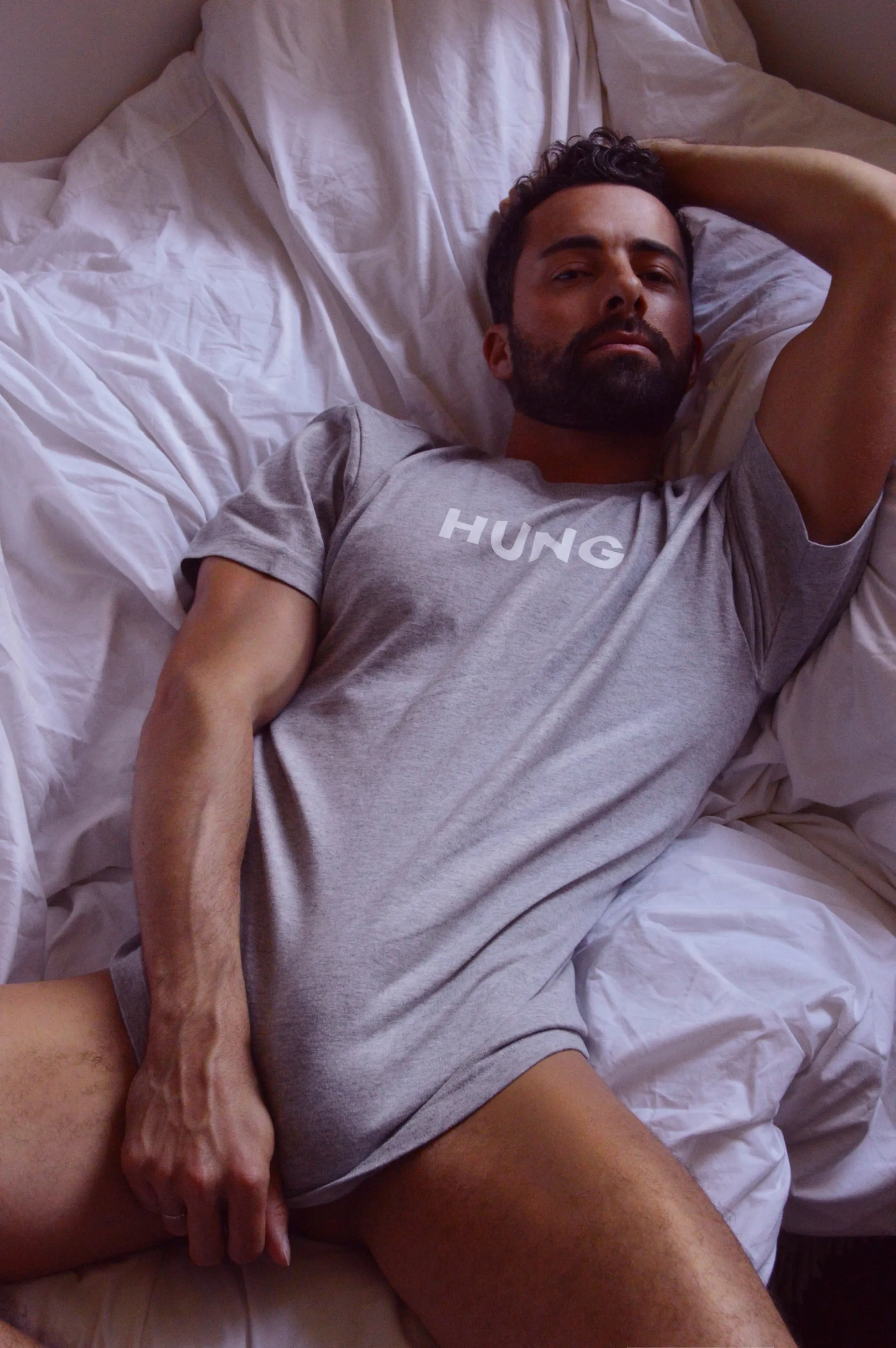 T-shirt, Hung