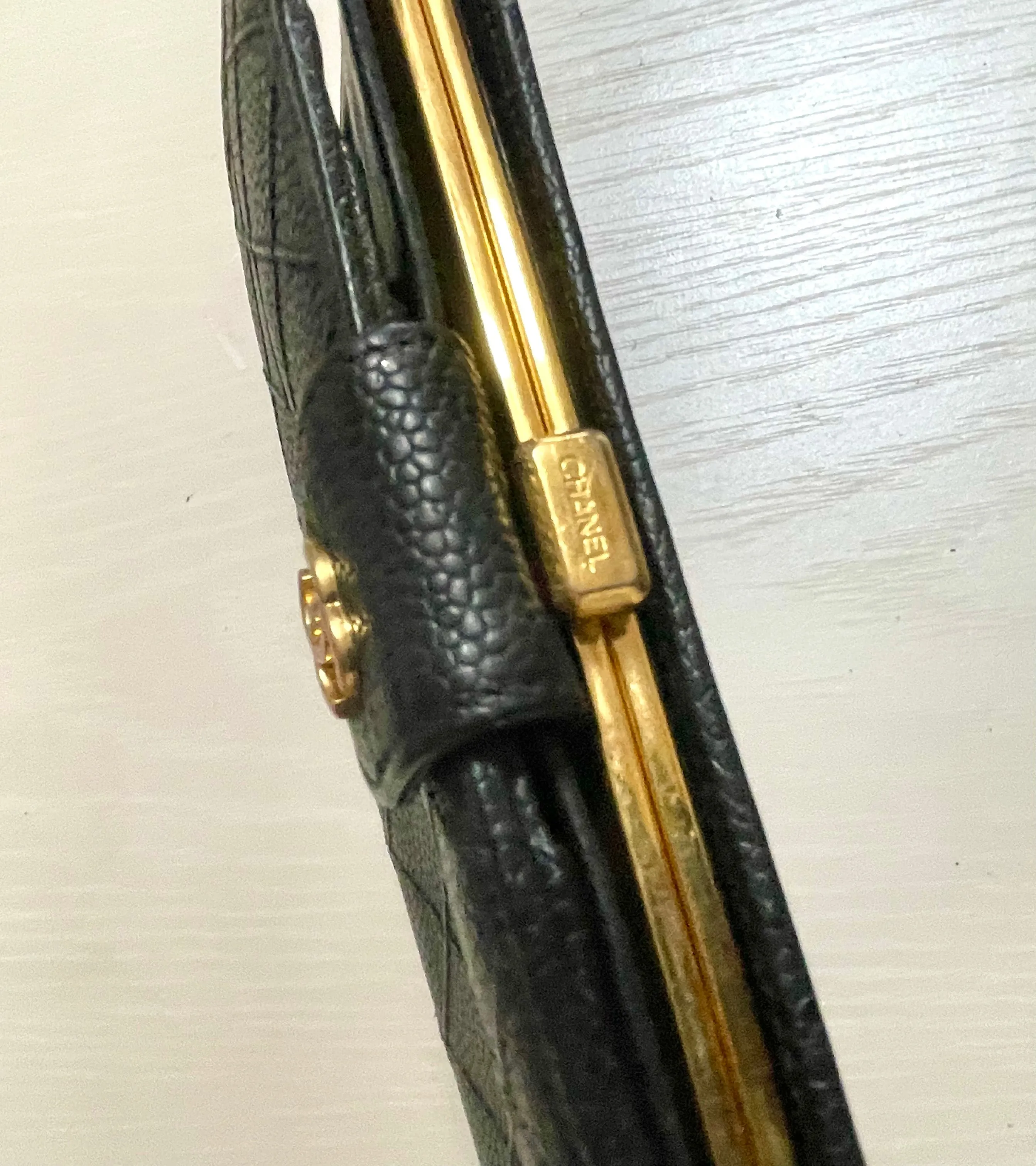 W3. Vintage CHANEL black caviar leather wallet with stitches and gold tone CC motif. Perfect gift. 050531ya1