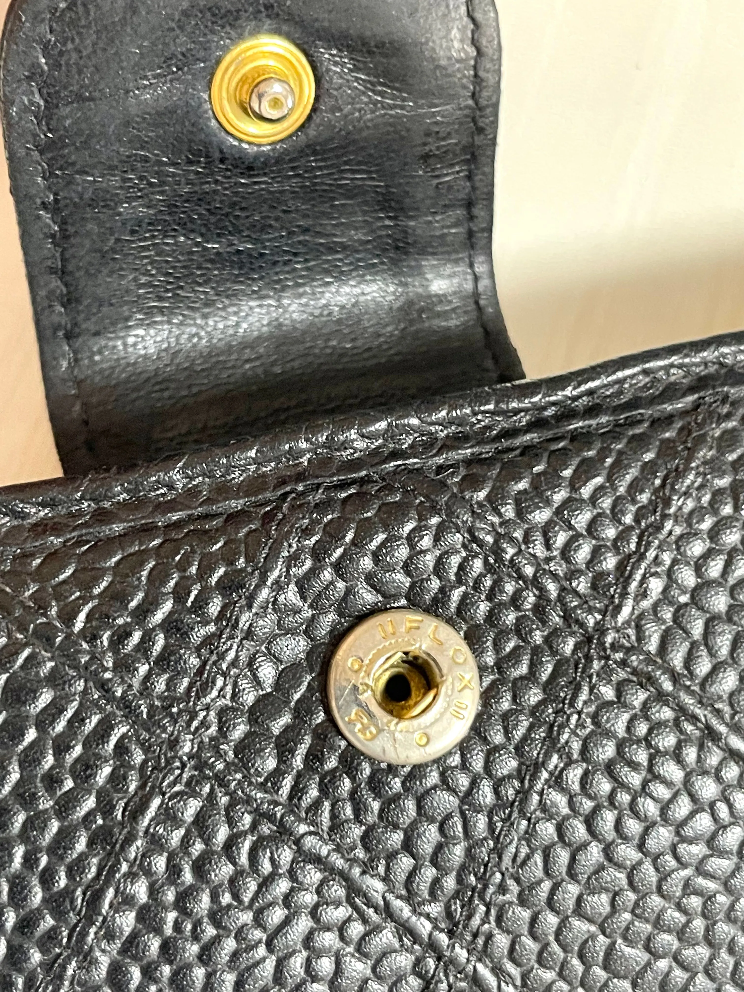 W3. Vintage CHANEL black caviar leather wallet with stitches and gold tone CC motif. Perfect gift. 050531ya1
