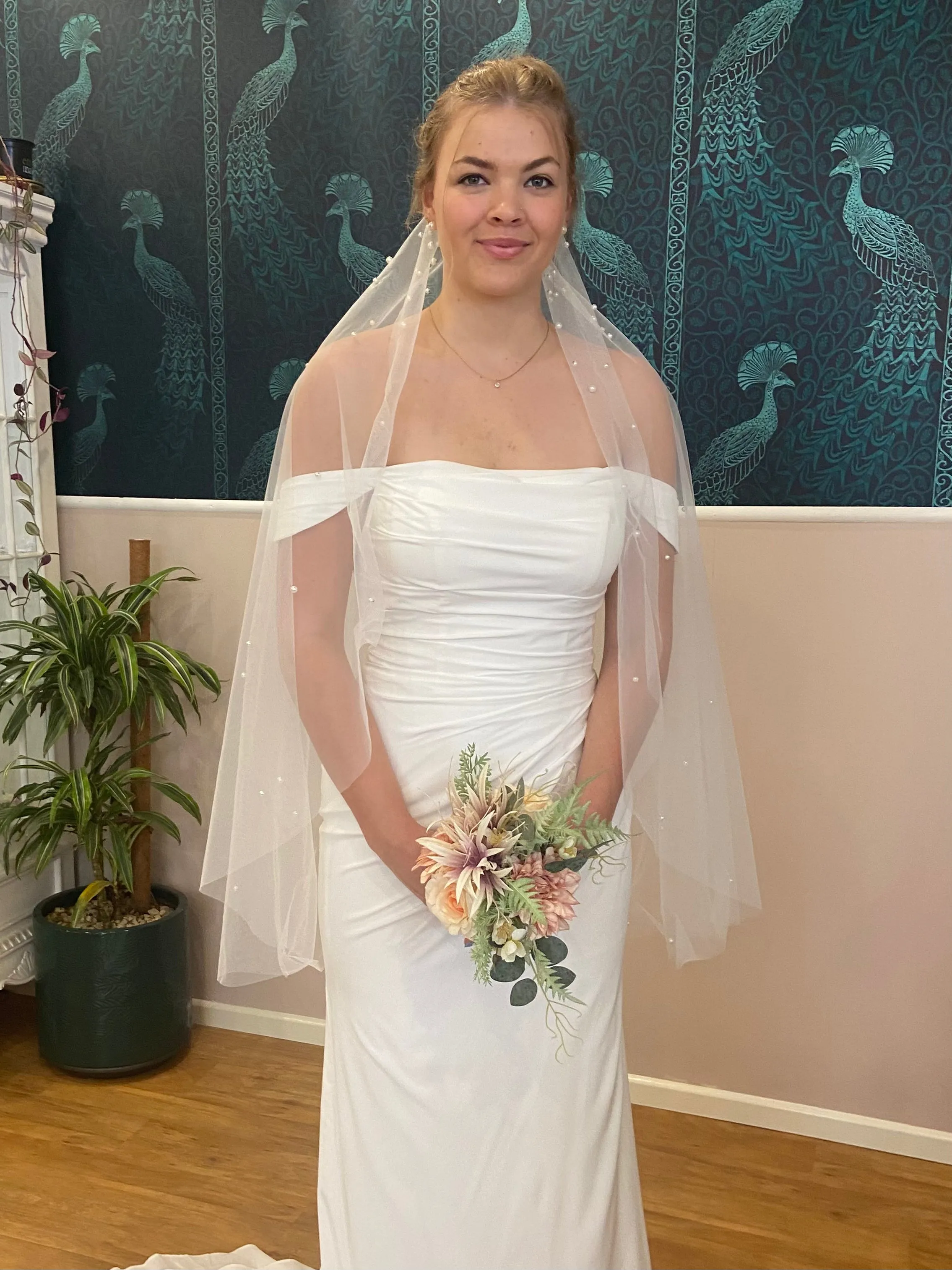 Waterfall pearl veil in 1m and 2m lengths Express NZ wide