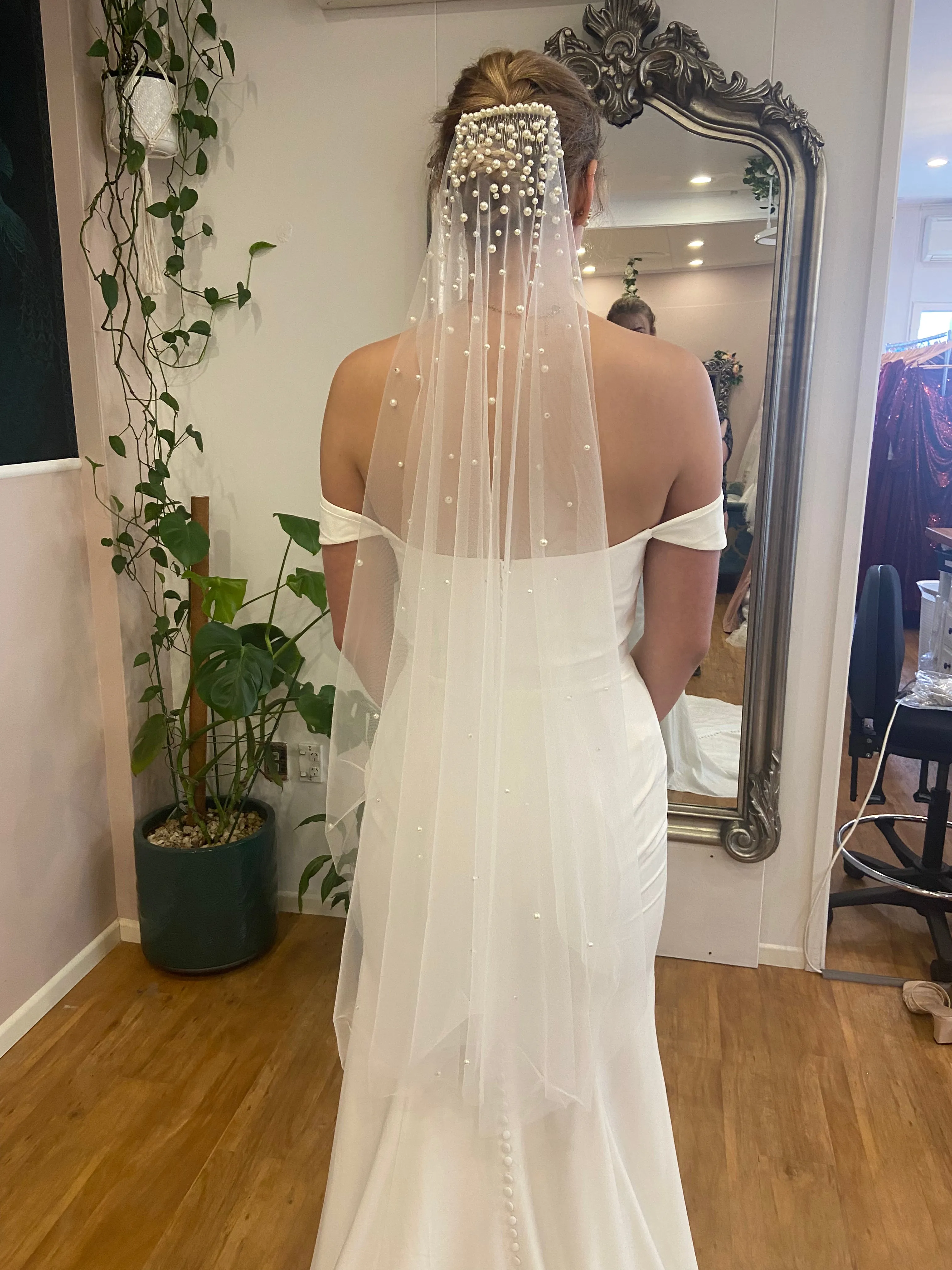 Waterfall pearl veil in 1m and 2m lengths Express NZ wide