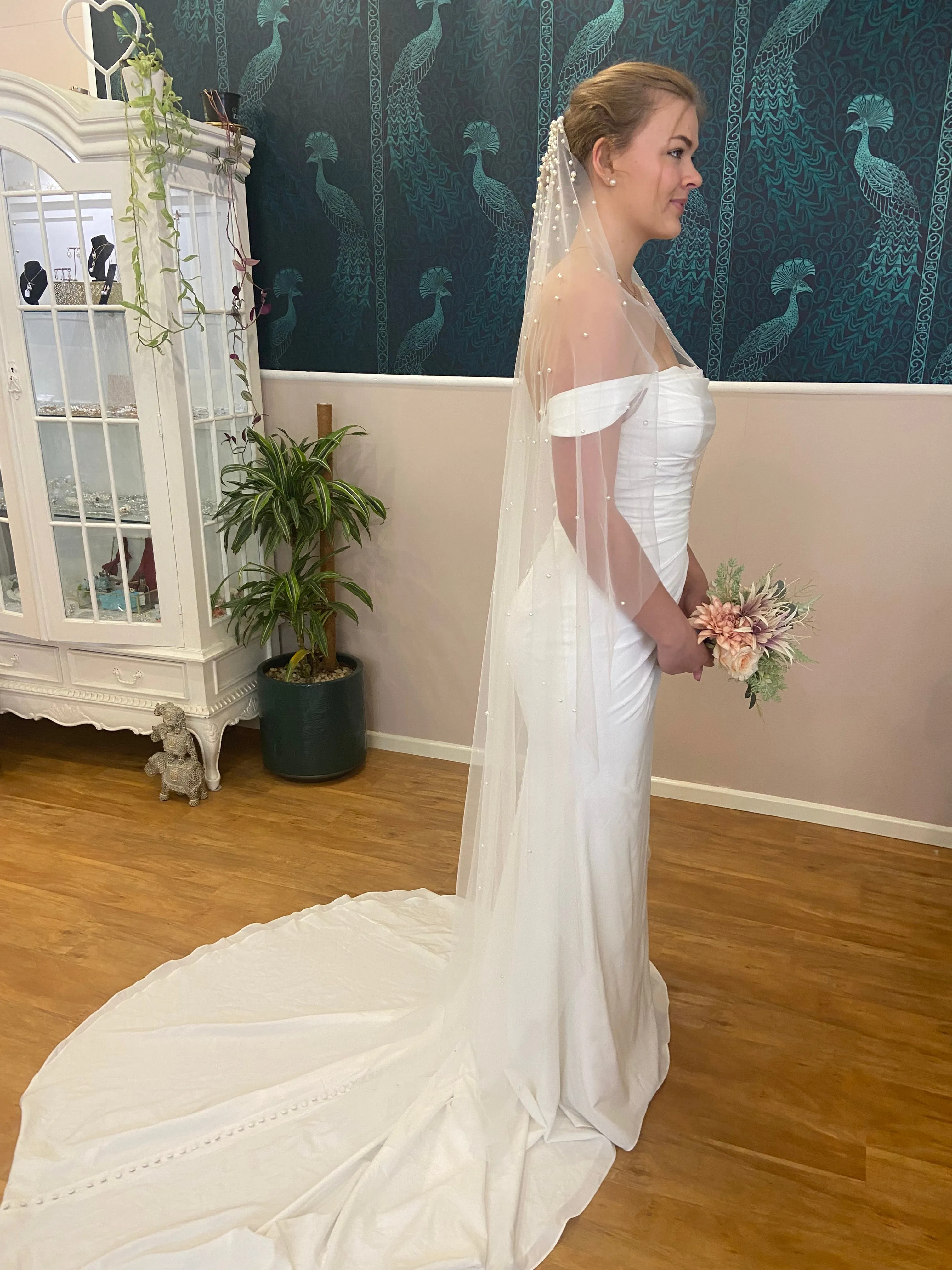 Waterfall pearl veil in 1m and 2m lengths Express NZ wide
