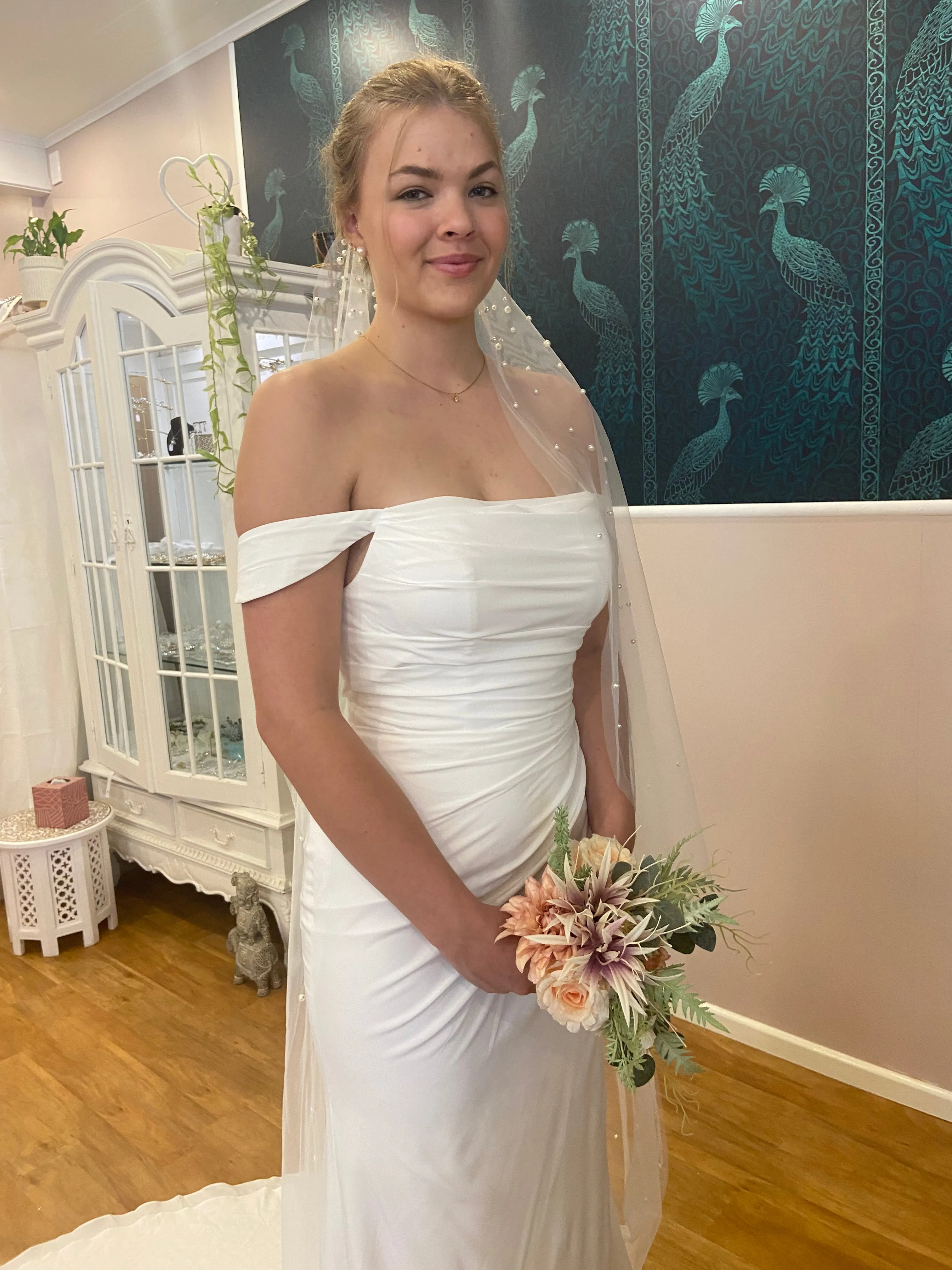 Waterfall pearl veil in 1m and 2m lengths Express NZ wide