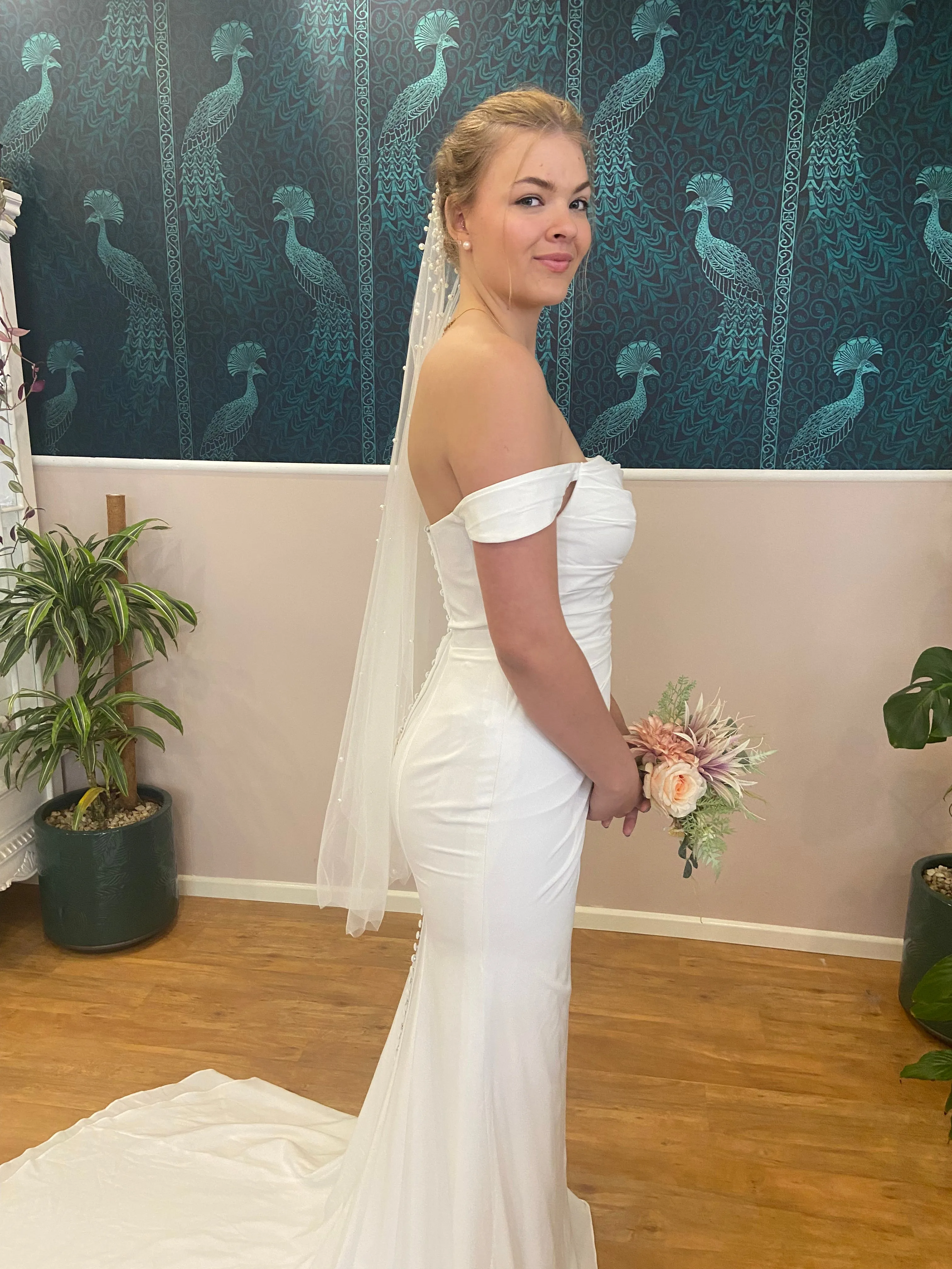 Waterfall pearl veil in 1m and 2m lengths Express NZ wide