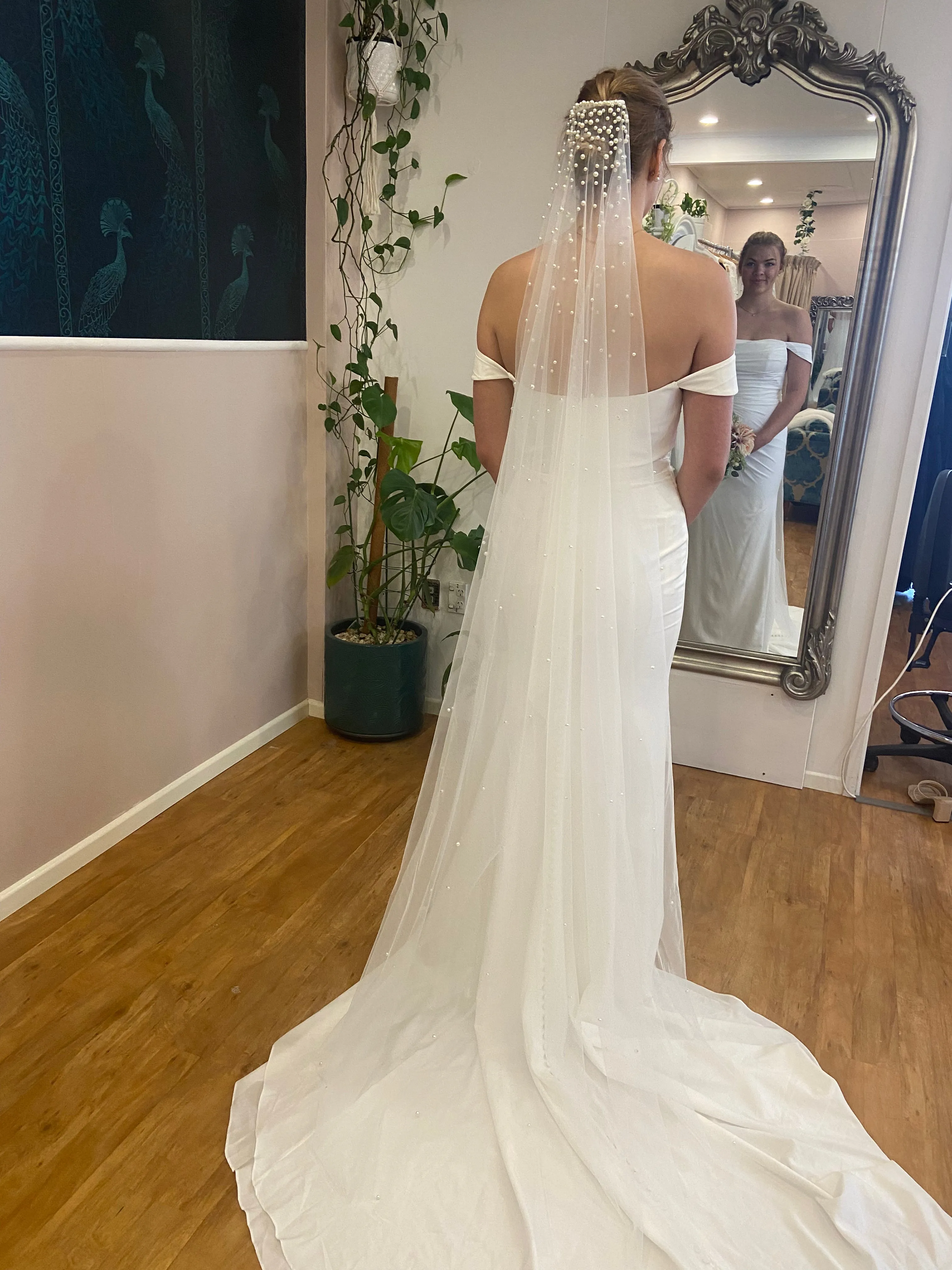 Waterfall pearl veil in 1m and 2m lengths Express NZ wide