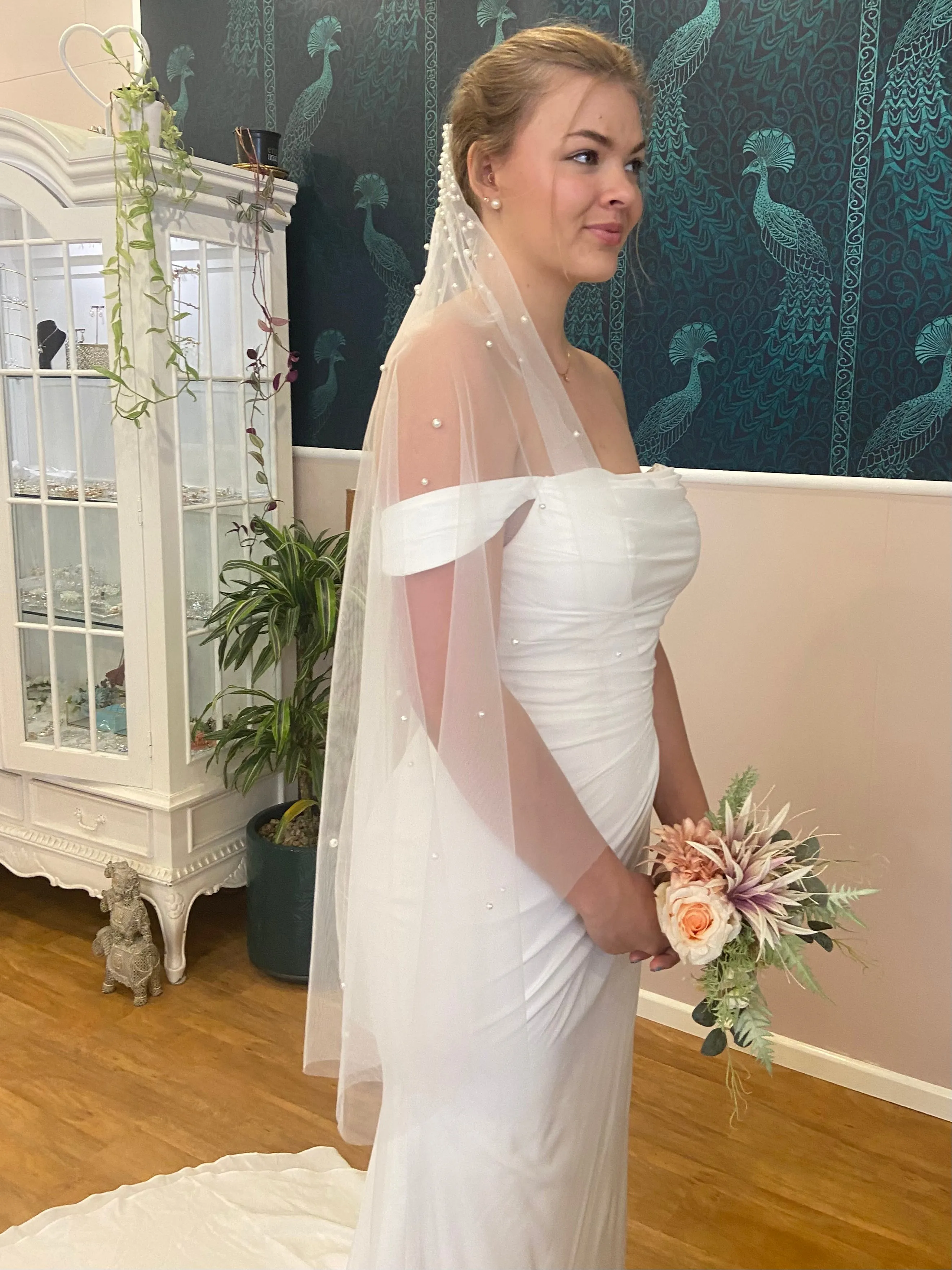 Waterfall pearl veil in 1m and 2m lengths Express NZ wide